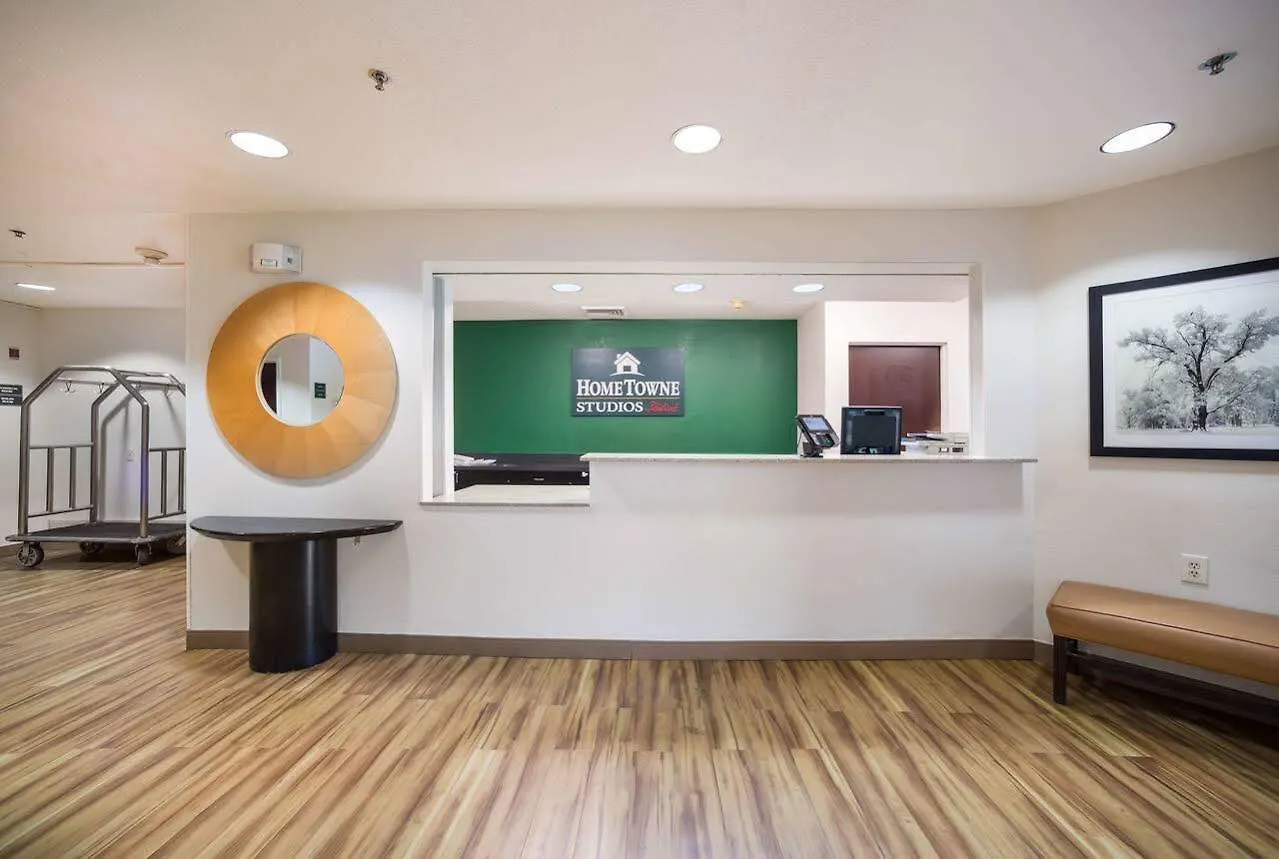 Hotel Hometowne Studios St. Louis - Airport/ N Lindbergh Hazelwood